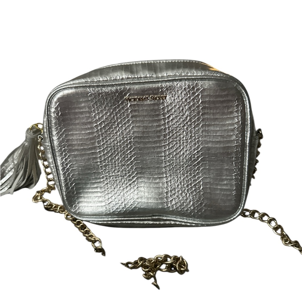 NWOT Victoria’s Secret silver snakeskin crossbody with gold strap chain nice